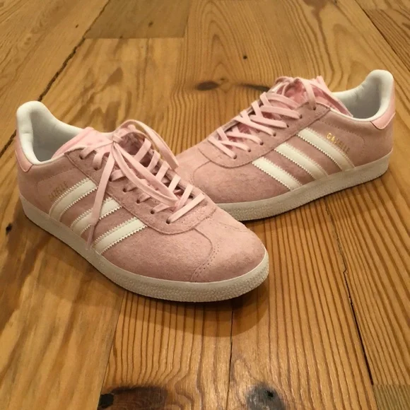 adidas gazelle silver green womens Gucci // X Adidas Pink & Multicolour Velvet & Suede Gazelle Sneaker – VSP  Consignment main image 0